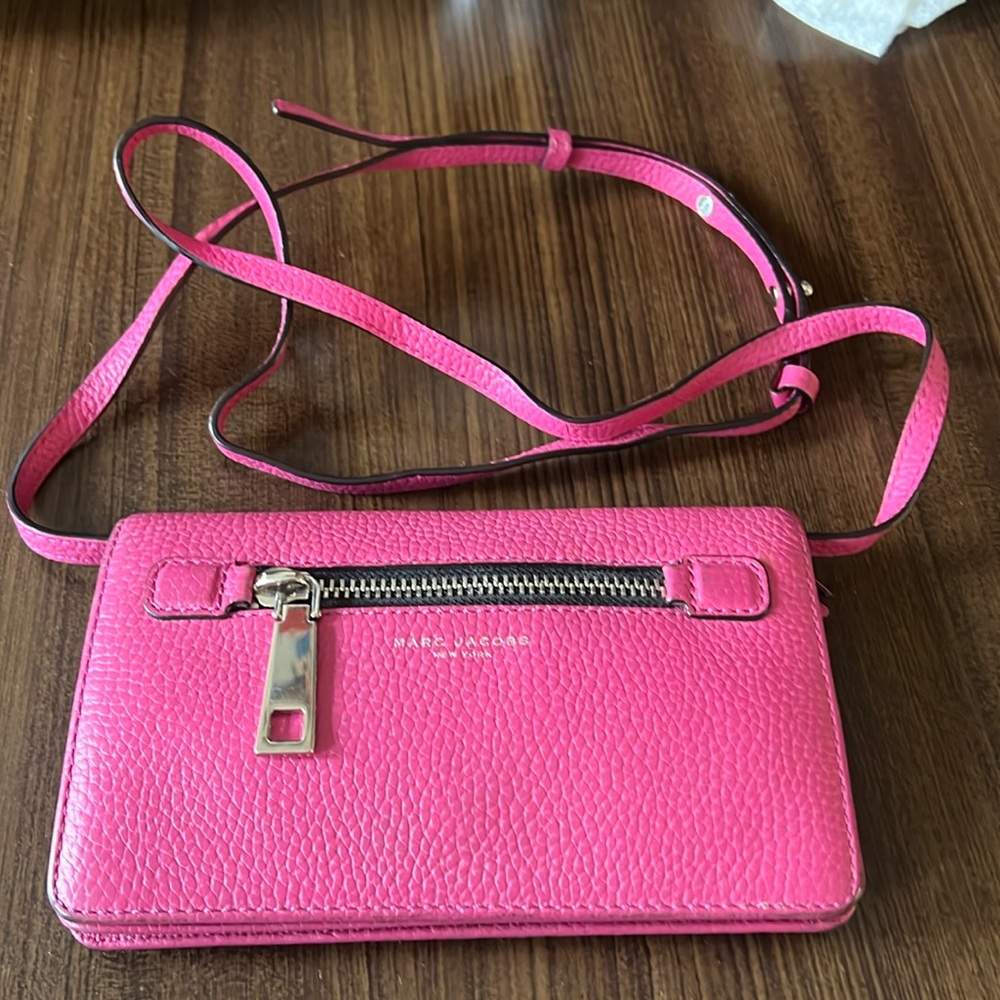 Marc Jacobs Gotham Leather Wallet-On-Strap